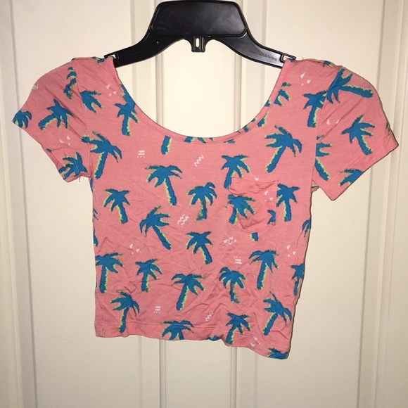 Tops - Palm tree crop top!